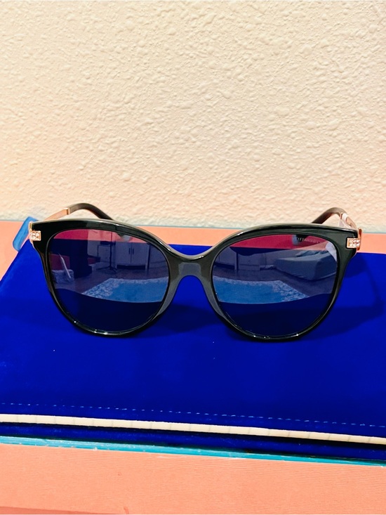 Tiffany & Co. Accessories - Tiffany & Co. Black Cat-Eye Sunglasses no scratches in great condition